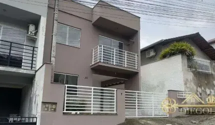 Casa com piscina em Brusque