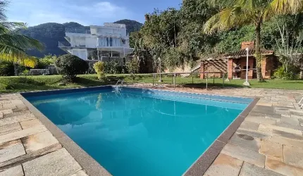 Casa em condomínio com vista para o mar a venda em Toque Toque Pequeno