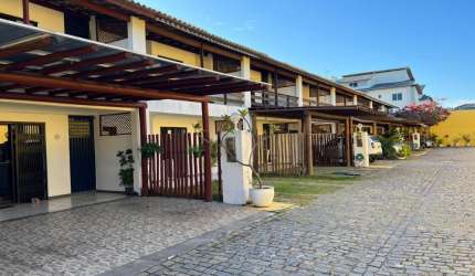 CASA DUPLEX 4 QUARTOS EM CONDOMINIO FECHADO