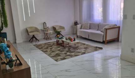 EXCELENTE CASA EM CONDOMINIO FECHADO 4 SUITES