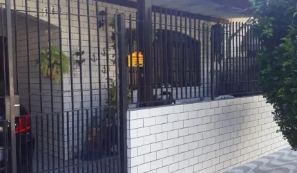 Casa linda no Caiçara 50 metros da praia
