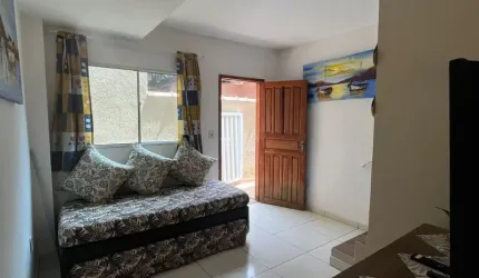 Casa de condomínio mobiliada com quintal Privativo