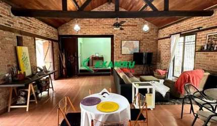 Chácara à venda em Jundiaí-SP, bairro Caxambu: 3 quartos, 1 suíte, 3 salas, 3 banheiros, 4 vagas de garagem, 286m².