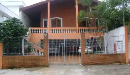 Sobrado à venda em Jundiaí-SP, bairro Colônia: 3 quartos, 1 suíte, 3 salas, 3 banheiros, 6 vagas de garagem, 274m² de área. Venha conferir!