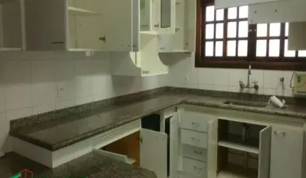 Casa com 3 quartos à venda na Vila Galvão, Jundiaí  por R$ 820.000