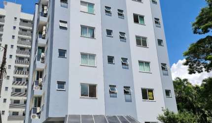 Vende-se Apto mobiliado com 01 suíte + 01 dorm., Atiradores Joinville.