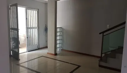CASA DUPLEX  -292 m² - 04 DORMITÓRIOS - SUITE - VARANDA - TERRAÇO - LAVANDERIA - DEPENDÊNCIA