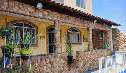 CASA DUPLEX - 104 m² - 02 DORMITÓRIOS - SUITE - VARANDA - PISCINA - CHURRASQUEIRA - GARAGEM