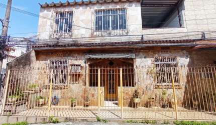 CASA DUPLEX - 110 m² -03 DORMITÓRIOS - VARANDA - TERRAÇO- QUINTAL - GARAGEM