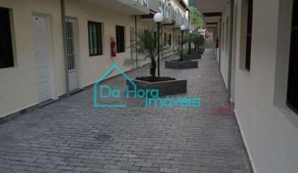 Casa em condomínio fechado com 2 quartos à venda no Centro, Mongaguá  por R$ 250.000