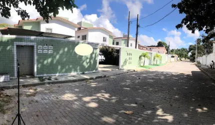PRIVÊ MOBILIADO À VENDA EM MARIA FARINHA – A 200M DO MAR!  