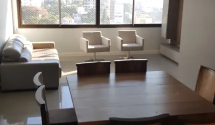 Excelente apartamento com suíte no bairro São João em Porto Alegre