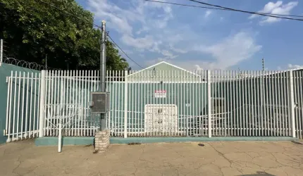 Imóvel Comercial para Venda em Cuiabá, Araés, 1 dormitório, 2 banheiros