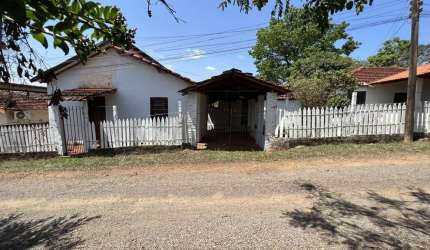 Casa para Venda em Pederneiras, Centro, 4 dormitórios, 2 banheiros, 1 vaga