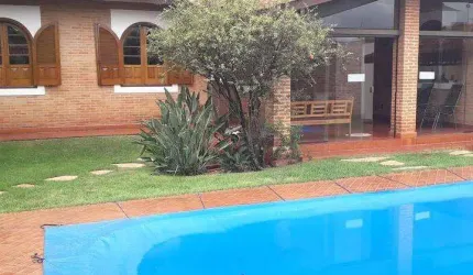 Casa Lagoinha com piscina à venda