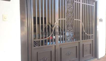 Casa para Venda em Ribeirão Preto, Parque dos Pinus, 3 dormitórios, 2 banheiros, 2 vagas