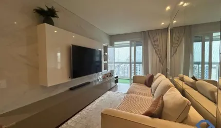 Apartamento Centro de Florianópolis com 2 dormitórios sendo 1 suíte e 1 vaga.