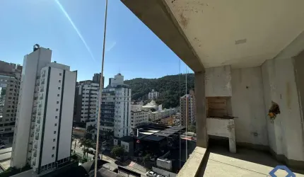 3 dormitórios sendo 1 suíte, sacada gourmet e 2 vagas de garagem. Urban Centro.