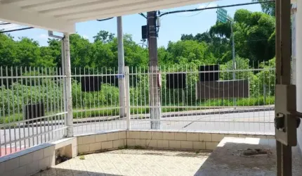 Casa para Locação em São José dos Campos, Conjunto Residencial Vale dos Pinheiros, 2 dormitórios, 2 banheiros, 2 vagas