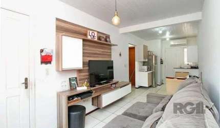 Excelente casa de 45m² com 1 dormitório e 1 vaga no bairro Hípica.
