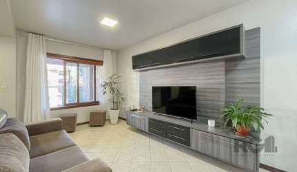 Excelente casa de 121m² com 3 dormitórios e 2 vagas.
