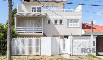 Sobrado novo,  4 quartos (1 suite), 440m² privativos - Bairro Guarujá