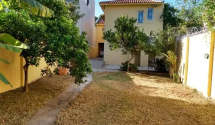 Casa ampla com pátio no Bairro Cristal, com 4 quartos