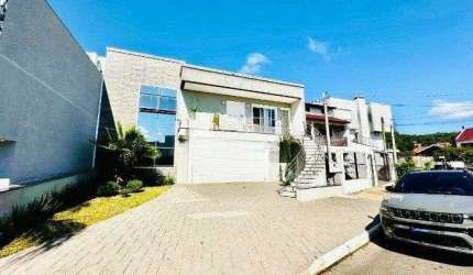 Casa sobrado de 3 dormitórios e 4 vagas