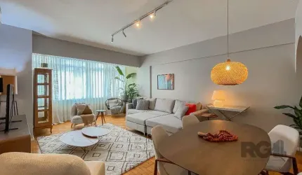 Apartamento para comprar ,  dois dormitórios, 1 vaga de garagem no Centro Histór