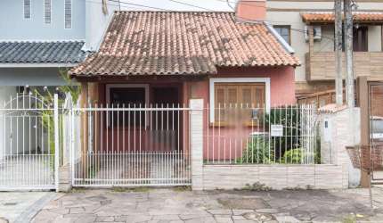 Casa térrea com 2 dormitórios I Bairro Hípica