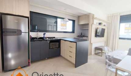 Imobiliária Orientta ALUGA excelente apartamento alto padrão, completo e bem equ
