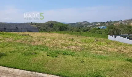 Terreno em condomínio fechado à venda em Ouro Fino, Santa Isabel , 847 m2 por R$ 370.000