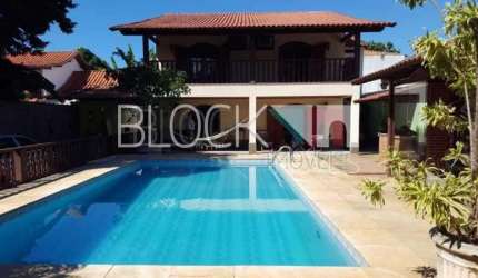 Recreio dos Bandeirantes | Casa 6 quartos, sendo 4 suites