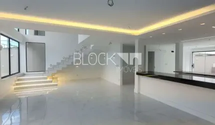 Recreio dos Bandeirantes | Casa de Condomínio 5 quartos, sendo 4 suites