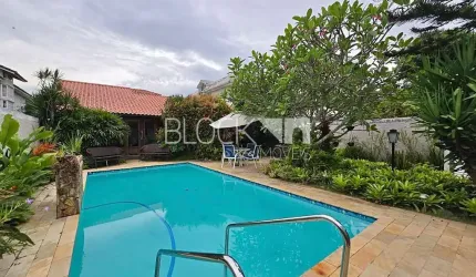 Barra da Tijuca | Casa de Condomínio 5 quartos, sendo 5 suites