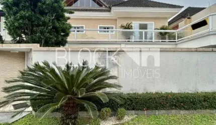 Vargem Pequena | Casa de Condomínio 3 quartos, sendo 3 suites