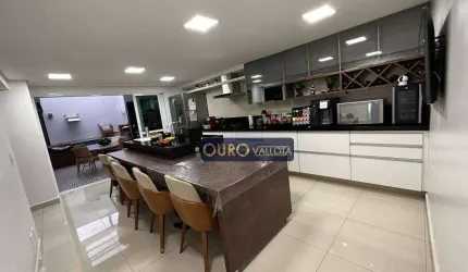 Sobrado com 4 dormitórios e piscina - SO 230318S