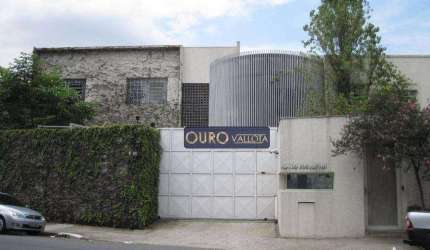 Galpão com 6.400m²
