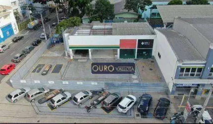 Terreno de Esquina com 900m²