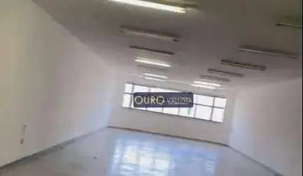 Galpão Comercial com 959m²