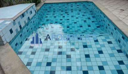 Casa na Pituba com Piscina e 04 dormitórios .