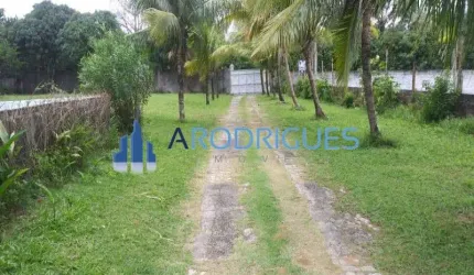 Terreno à venda em Lauro de Freitas, 8.220m², com piscina e campo de futebol
