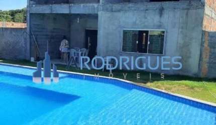 OPORTUNIDADE DE CASA DUPLEX À VENDA, 4/4, 550M², PORTEIRA FECHADA EM BARRA DO JACUIPE.