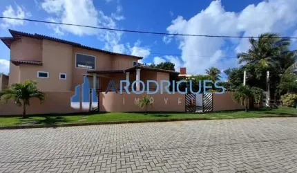 Excelente Casa à Venda Frente Mar, Nascente em Condomínio Fechado!