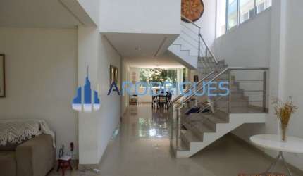 Casa à Venda no Residencial Alphaville I em Salvador: 5 quartos, 5 suítes, 3 salas, 5 banheiros, 4 vagas, 750m².