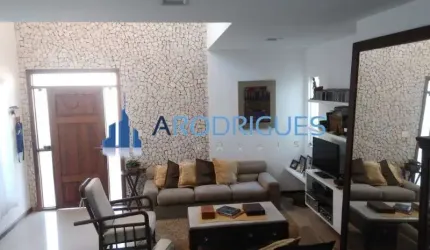 Casa à Venda em Lauro de Freitas, Salvador, oportunidade, ótima localização, perto de tudo