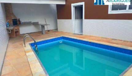 Casa para Locação  com 4/4  sendo 3 suítes ,armários, com piscina churrasqueira, dep empregada, garagem para 2 carros portão automatizado