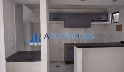 Apartamento à venda na Pituba, Salvador-BA: 2 quartos, 1 sala, 2 banheiros, 1 vaga, 64m² de área.