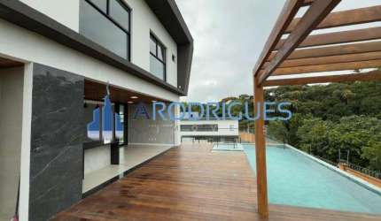 Luxuosa Casa à Venda em Camaçari-BA, Vila de Abrantes: 4 Quartos, 4 Suítes, 3 Banheiros, 3 Vagas, 458m².