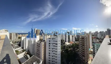 Imperdível apartamento à venda na Pituba, Salvador-BA, com 3 quartos, 1 sala, 4 banheiros, 2 vagas de garagem e 211m².